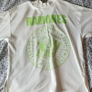 American Eagle Ramones Band Tshirt